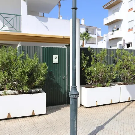 A32 - Lancemar Flat In *